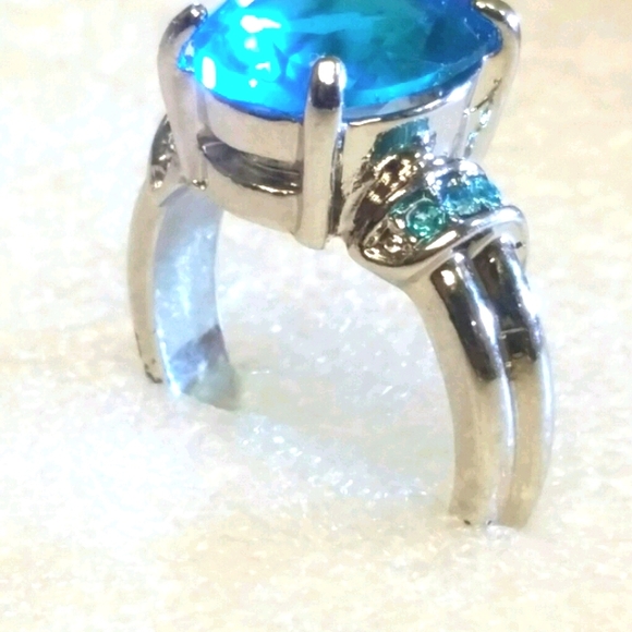 Blue topaz silver ring - Picture 4 of 9